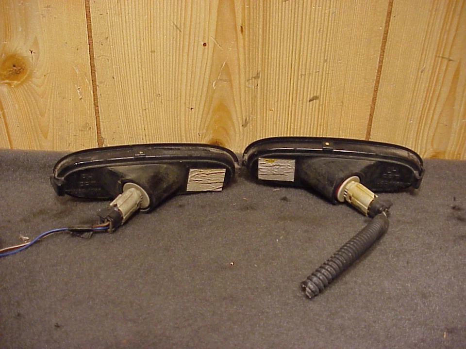 DAEWOO LEGANZA 97-02 1997-2002 JUEGO DE LUCES MARCADORAS DELANTERAS DERECHA Y DERECHA OEM Foto 2 de 2