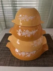 New ListingPYREX BUTTERFLY GOLD - MIXING BOWL SET OF 4 - TWO TONE YELLOW SET
