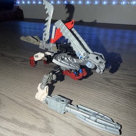 Lego Bionicle Piraka 8764 VEZON & FENRAKK - Incomplete Extra Random