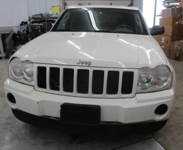 2005-2010 Jeep Grand Cherokee Front Differential Carrier Assembly 3.7 Ratio OEM - Image 2 of 3