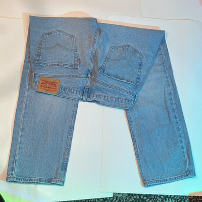 Levi's Men's Blue Light Wash Cotton Denim Straight Relaxed Mid Rise 5-Pocket