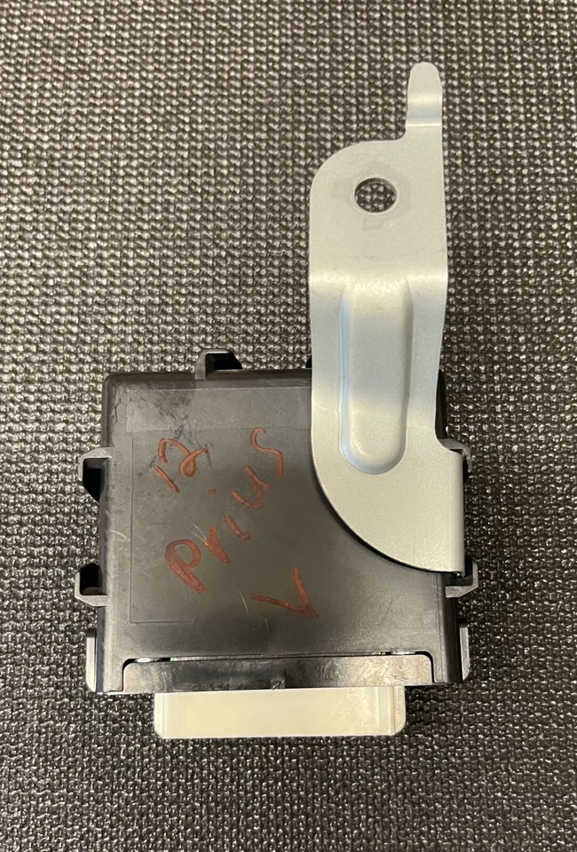 2012 TOYOTA PRIUS V HEADLIGHT LEVELING CONTROL UNIT MODULE PART 89960-47063 OEM - Image 2 of 4