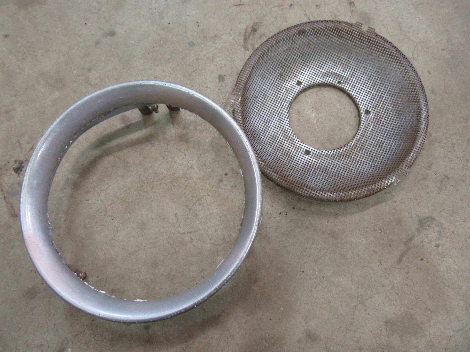 1953 1954 Pontiac Chieftain interior dash panel center speaker vent trim molding