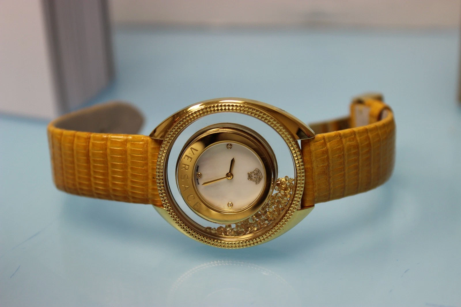 Orologio Versace Donna 86Q721MD497 S585 Destiny Spirit Galleggiante Micro Sfere Giallo