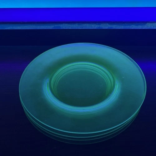 Vintage Set Of 4 Uranium UV Light Glowing Green Glass Dishes Plates 7.5” Dia