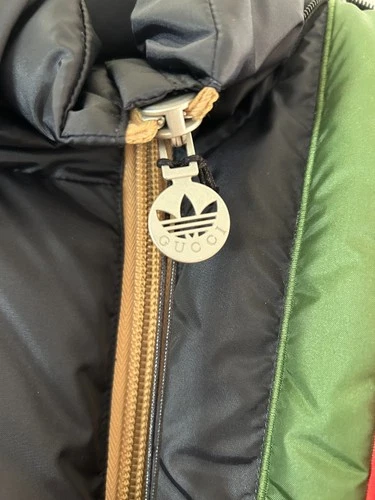 NWT Gucci x adidas Down Puffer Jacket – Navy (Style 713712 ZALUJ 4210) image 2