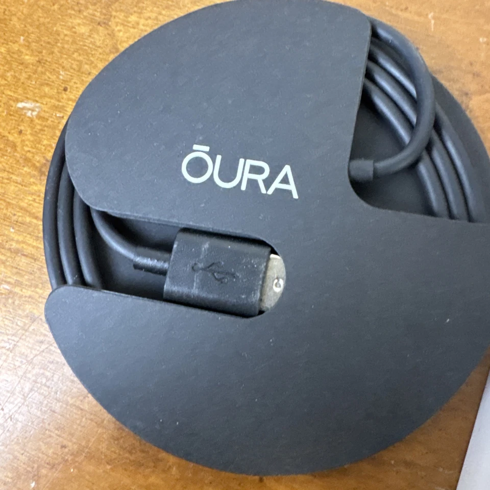 Oura Ring Gen3 Heritage Black Finish Size US08 Set Smart Ring - Image 3 of 4