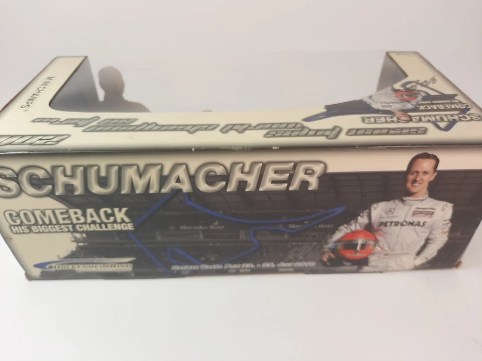 Minichamps Mercedes F1 Michael Schumacher Showcar 2010 HOCKENHEIM 1/18 - Image 4 of 4