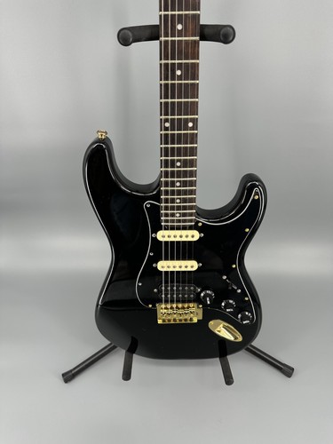 Corpo Solido Nero ST Chitarra Elettrica Corpo Basso Nero Battipenna Parte Oro - Foto 7 di 16