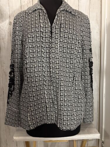 NWT Chico's Jacket Blazer Sz 12/14 Hook Eye Closure Lace Appliqué Office Siren
