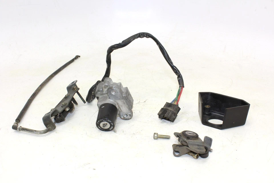 Juego de llaves de encendido Ducati M900 Monster 1996 con tapa de gasolina y bloqueo de asiento Foto 4 de 4