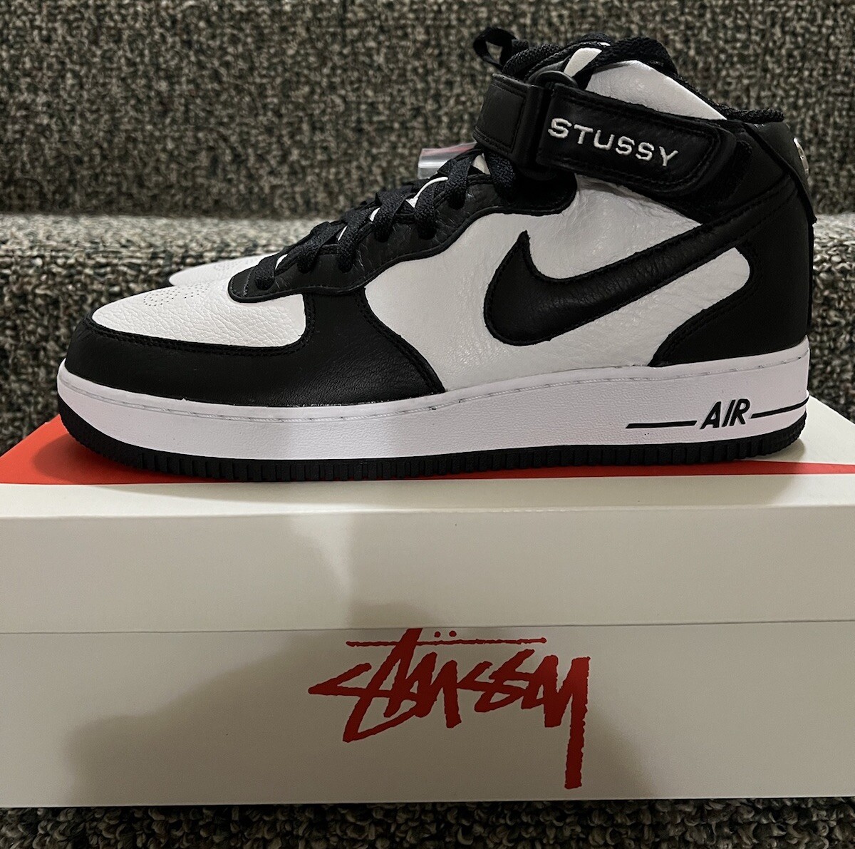 Stussy x Nike Air Force 1 Mid Black White Men's Size 10.5 Stussy x Nike Air Force 1 Mid Black White Men's Size 10.5