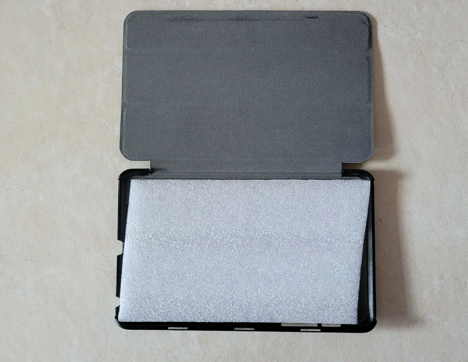 POETIC Slimline Portfolio Case for 7.9" iPad mini. - Image 2 of 4