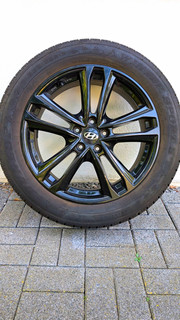Hyundai IONIQ 5 Winterkomplettrad Padang Black 19 Zoll mit Hankook 235/55R19“.