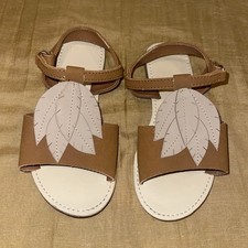 Gymboree Girls size 11 Brown/Beige feather leaf bohemian style sandals