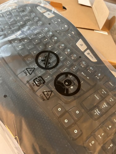 Logitech Comfort Wireless Combo Keyboard & Mouse 920-008973 Open Box - Afbeelding 8 van 8