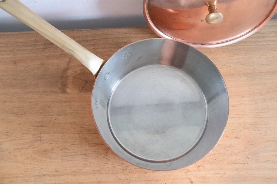 Sauteuse évasée en cuivre Paul Bocuse avec couvercle - 22 cm - 2,24 kg - Photo 3/4