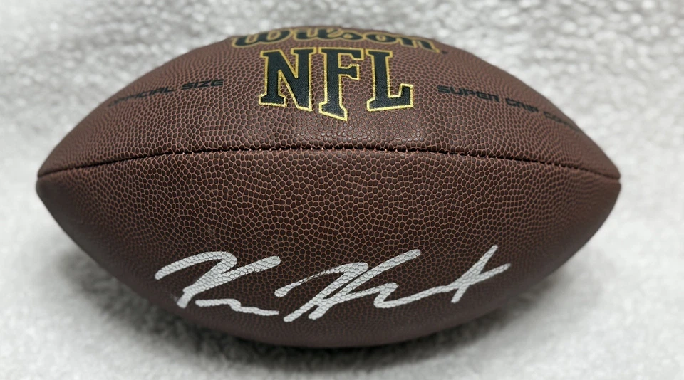 Fútbol americano de la NFL firmado por Kareem Hunt Chiefs - certificado de autenticidad Beckett  Foto 2 de 4