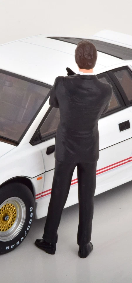 KK Scale 1:18 "JAMES BOND 007" ACTION FIGURE - KKFIG019 - Immagine 3 di 4