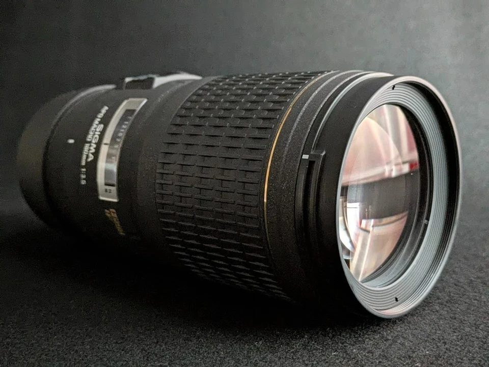 [US Duty Paid] Sigma 180mm f/3.5 APO Macro EX IF HSM Lens Canon EF w/Case w/Hood - Image 3 of 4