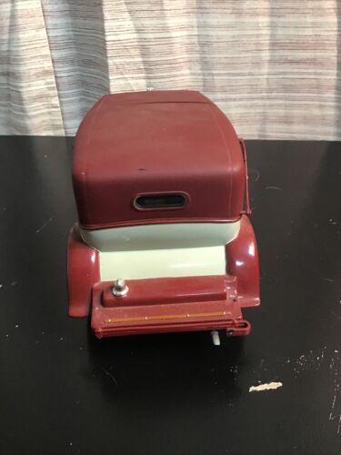 1930 PACKARD LEBARON CREAM & RED 1/18 DIECAST SIGNATURE MODEL - Picture 7 of 9
