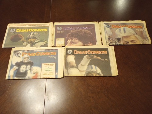 Lot of 32 different 1982 Dallas Cowboys Weekly Magazine Newspapers - Picture 5 of 5