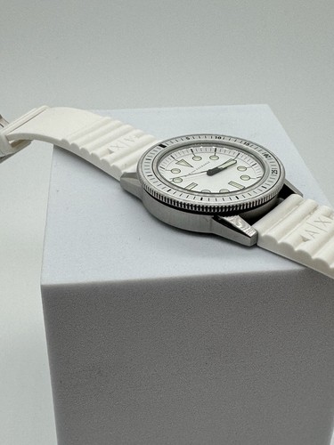 Armani Exchange Mens Analog Leonardo White Dial Silicone Watch AX1850 - 第 4/11 張圖片