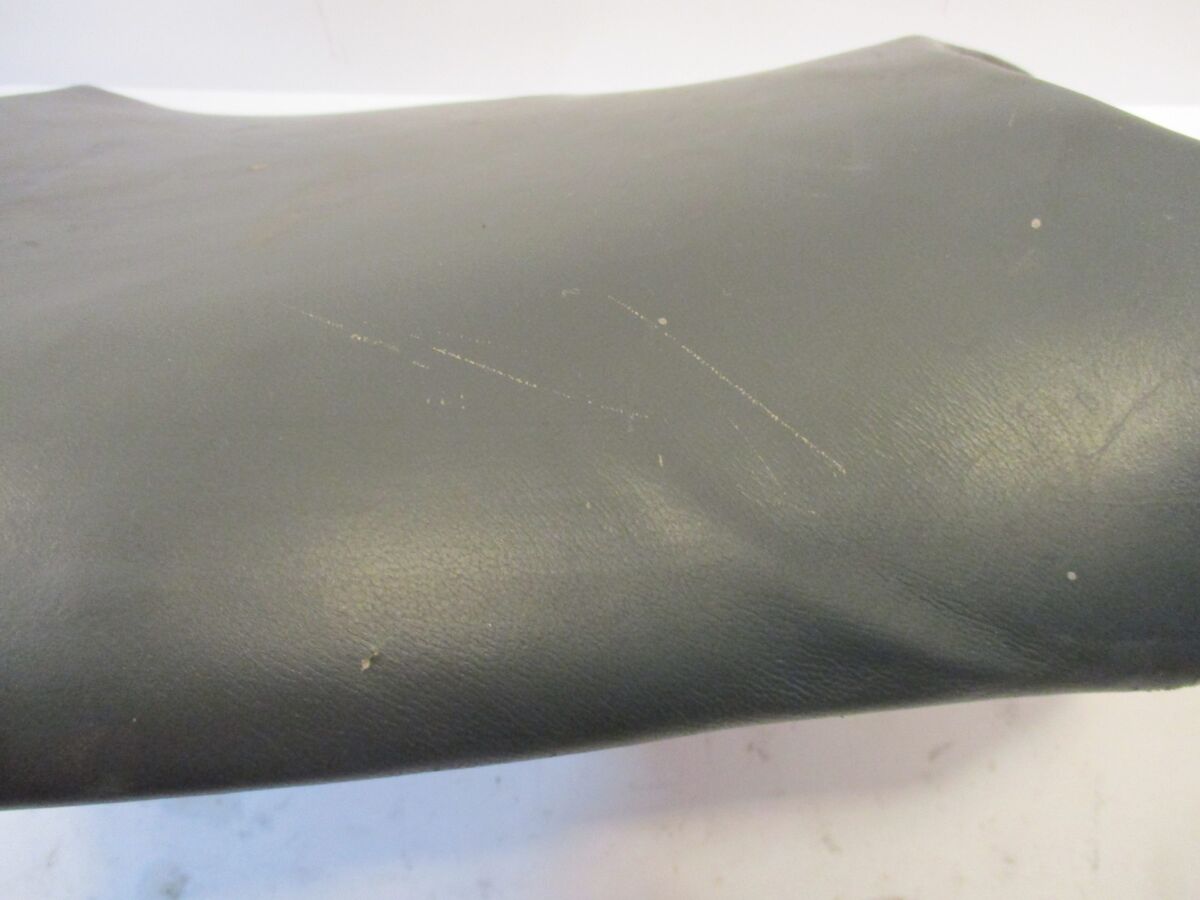KAWASAKI ZX7R ZX-7R ZX7 NINJA FRONT DRIVER SEAT 53001-1686 KAWASAKI ZX7R ZX-7R ZX7 NINJA FRONT DRIVER SEAT 53001-1686
