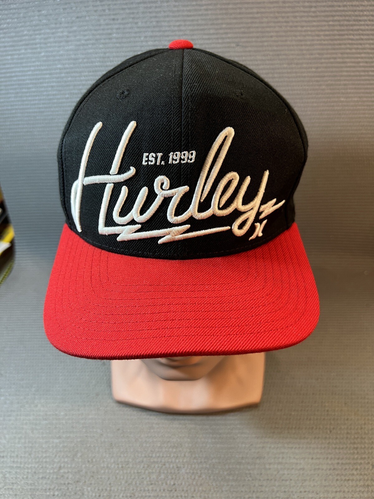 Hurley The Classics Solid Trucker Hat Snapback Ba… - image 1