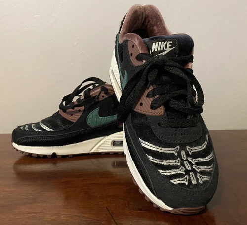 Nike Womens Air Max 90 'Siempre Familia' Shoes Black Green Size 9