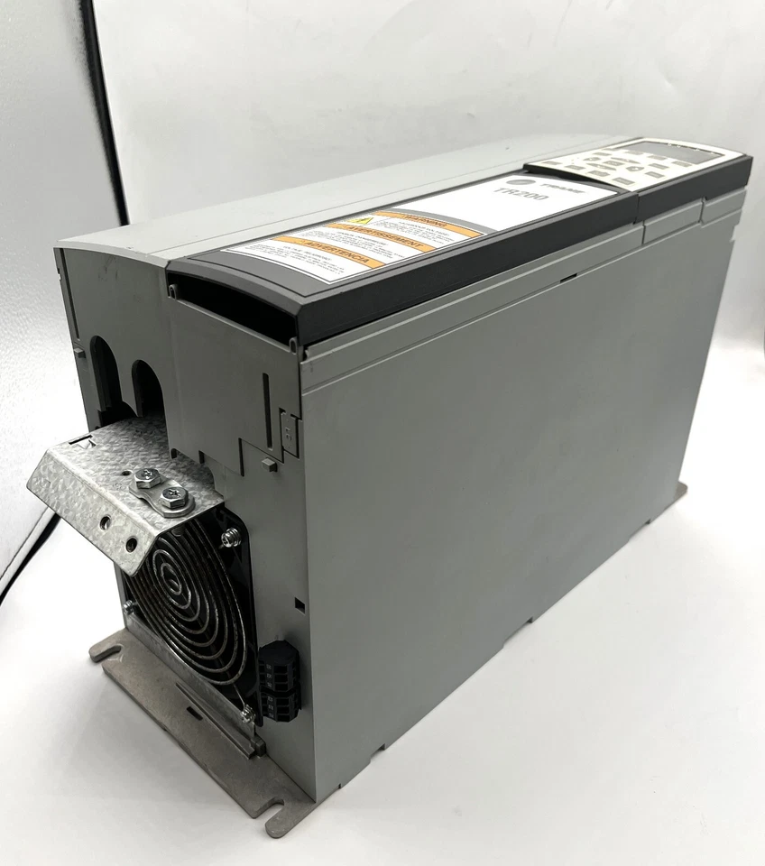 Trane / TR200 / TR-200P15KT4E20H2 / 380-480V / 20HP / Variable Frequency Drive - Image 3 of 4