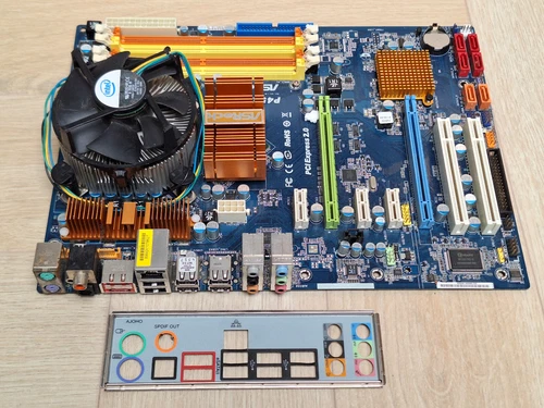 ASROCK P45XE Motherboard Bundle w Intel C2D E8500 Processor Socket 775