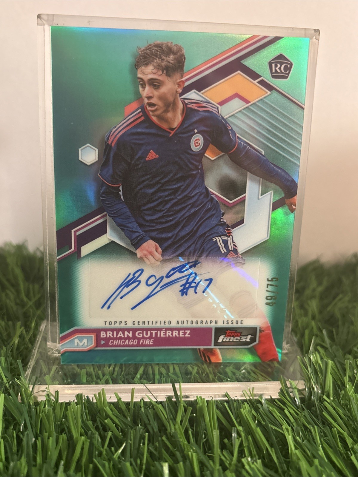 2023 Topps Finest MLS Brian Gutierrez Auto RC Aqua Refractor Rookie #/75 Fire view 2