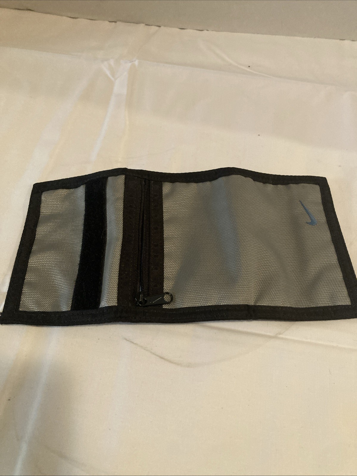 Nike Basic Trifold Wallet Embroidered Swoosh Bill… - image 7