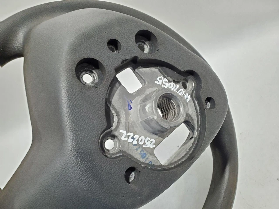 Volante Chevrolet Caprice 2016 fabricante de equipamento original tem desgaste veja fotos - Imagem 4 de 4