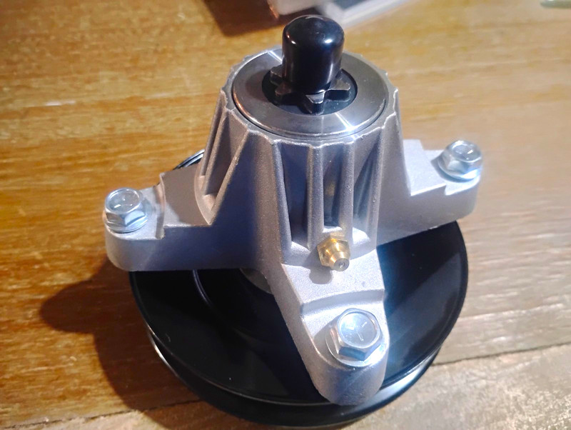 MTD Cub Cadet Mower Deck Spindle 918-05016 YT LT Models