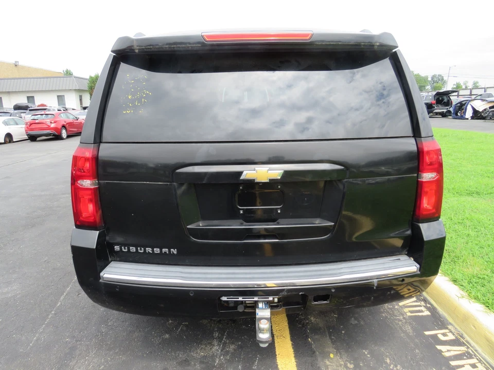 Puerta delantera derecha 15 16 17 18 19 20 CHEVY/GMC SUBURBAN SERIE 1500 Foto 3 de 4