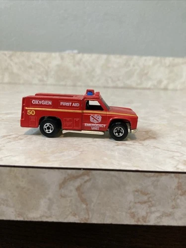 Vintage 1974 Hot Wheels Red Paramedic Emergency Squad Unit Fire Truck Hong Kong