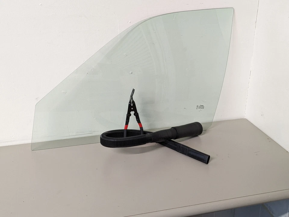 Se adapta a Geo Metro 1989-1994 4 puertas hatchback conductor lado izquierdo ventana delantera vidrio Foto 2 de 2