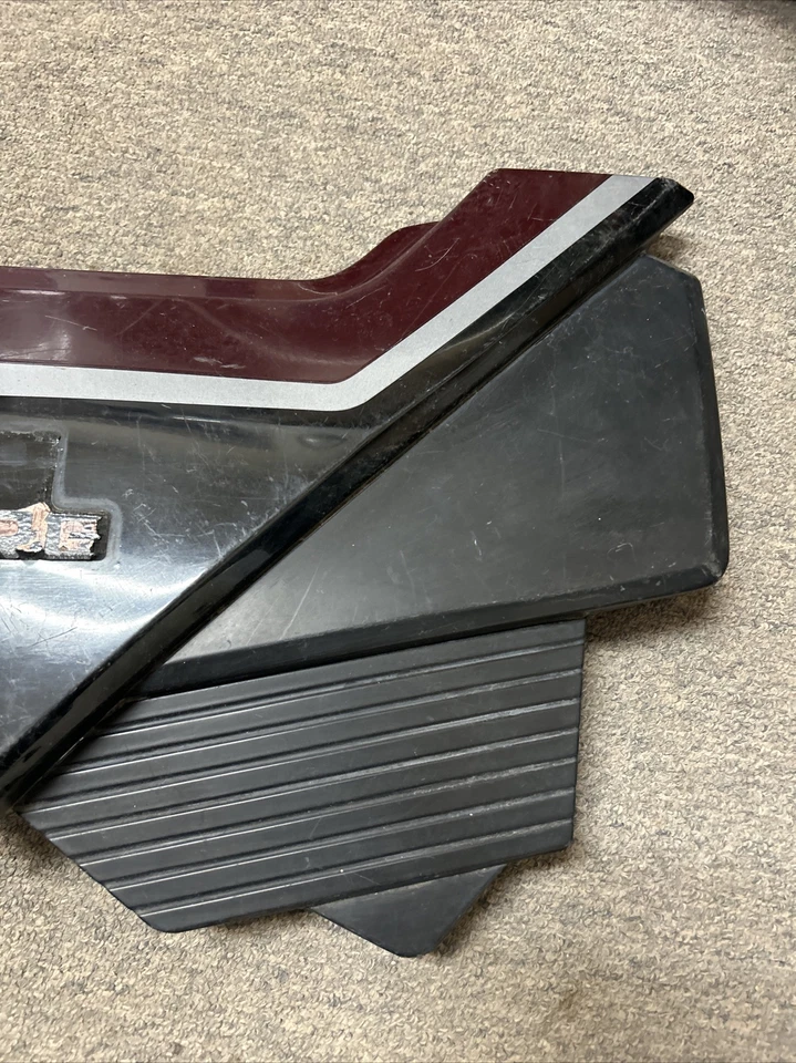 Honda Vf1100s 1984 1985 Vf 1100 S Sabre V65 cubierta lateral derecha panel cubierta Foto 2 de 4