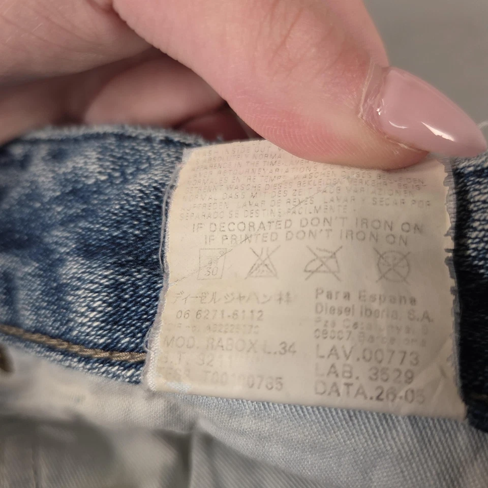 Vintage Diesel Jeans Mens 33x34 Blue Denim Rabox Made in Italy Distressed 00s - Image 4 of 4