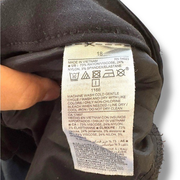 Old Navy Black High Waisted Pixie Ankle Pants EUC… - image 6