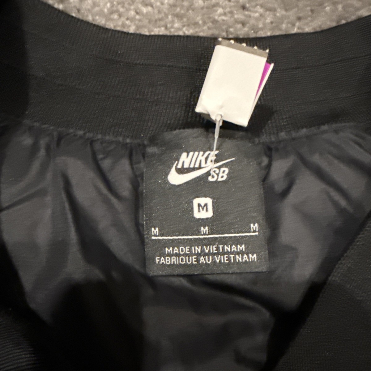 Nike SB Shield Men's Medium Skate Black Insulated Vest BV0975-010 View 2