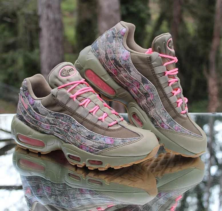 Nike Air Max 95 Women's Size 8.5 Olive Pink AQ6385-200 |