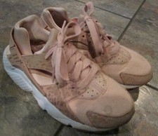 Nike Huarache Run SE GS Girl Sneakers Size 5Y Coral/Rust Pink 904538-603