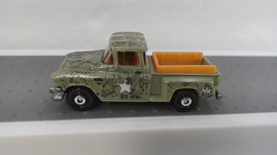 Cambiador de color Matchbox 1957 GMC Stepside Pickup verde militar fundido a presión Foto 2 de 4