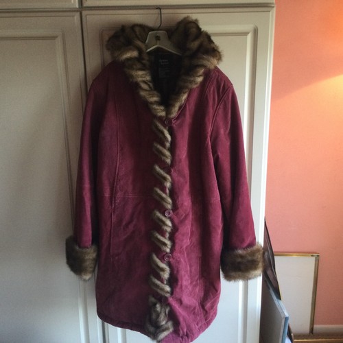 DENNIS BASSO PLUM RED WINE SUEDE HOODED COAT, FAUX MINK FUR LINING, SIZE L