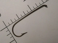 100 MUSTAD & SON #1 CLASSIC FLY TYING HOOK ABERDEEN T.D.BALL EYE BRONZED 3284