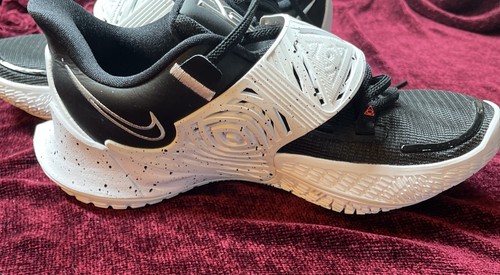 Size 6.5 - Nike Kyrie 3 Team Low Black White - Picture 14 of 15