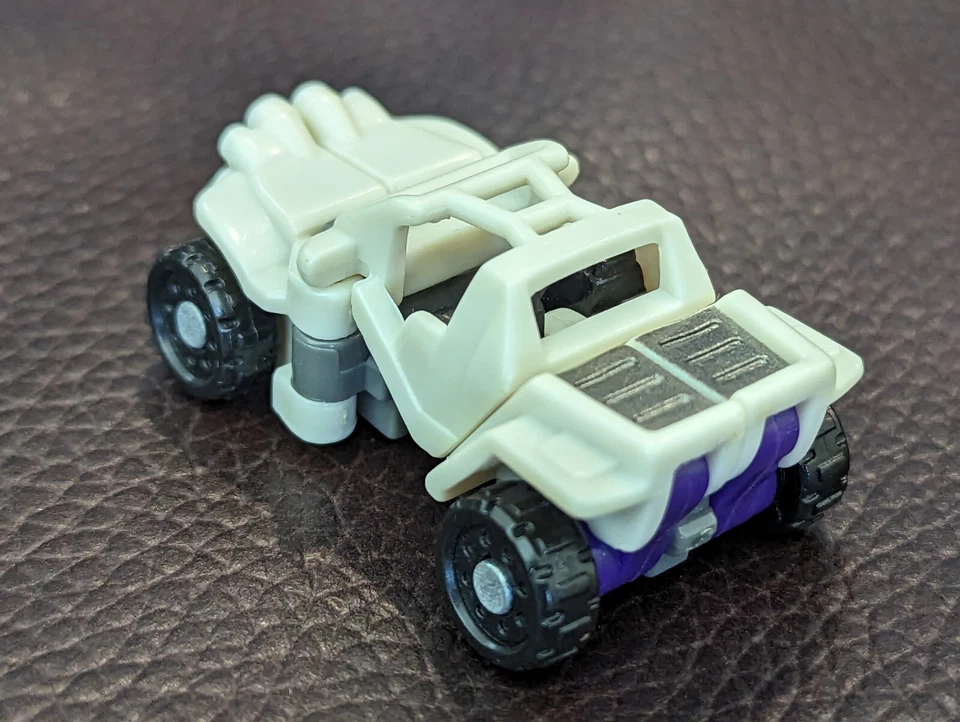 Transformers Armada: Scavenger's Mini-Con Rollbar Car Truck Jeep Transformer - Image 3 of 4